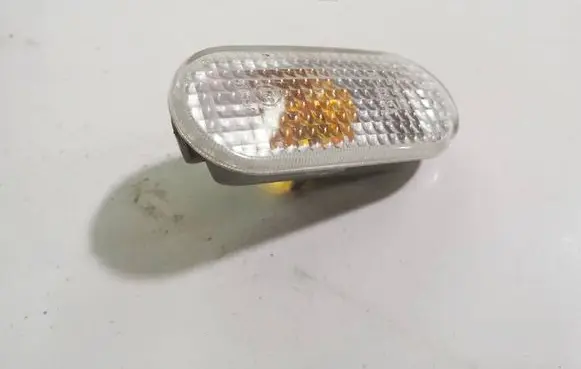 Volkswagen Golf IV Front fender indicator light 1852358