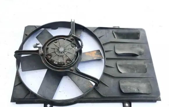 Radiator cooling fan shroud