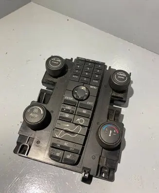Volvo S40 Climate control unit 8697155