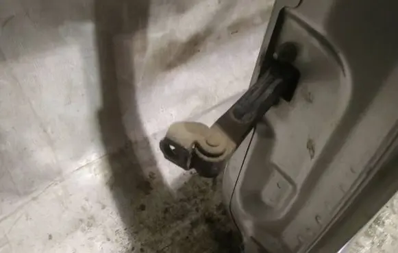 Opel Zafira B Rear door check strap stopper 