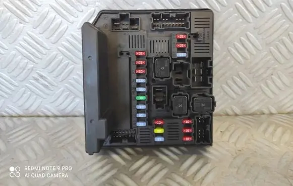 Nissan Qashqai Fuse module 284B7JD02C
