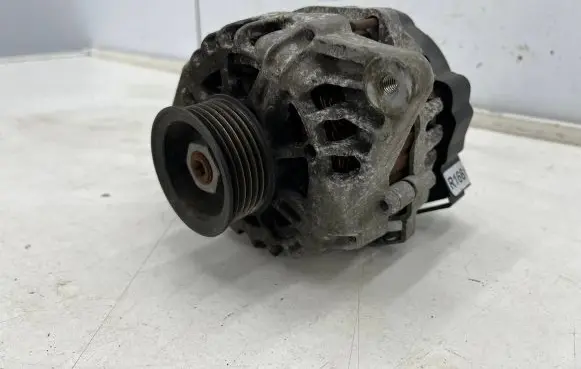 Hyundai ix20 Generator/alternator 37300-2b101 2655447