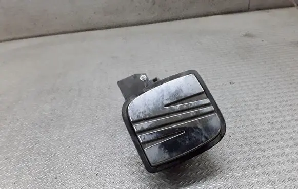 Seat Ibiza III (6L) Tailgate/trunk/boot exterior handle 6L6827573F