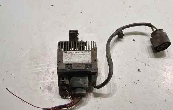 Audi A4 S4 B7 8E 8H Coolant fan relay 8E0959501P