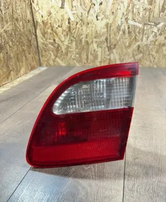 Tailgate rear/tail lights