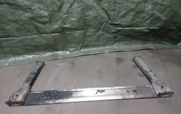 Renault Megane III Bottom radiator support slam panel 