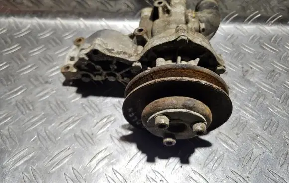 Volkswagen Golf III Water pump 056121013 056121013E