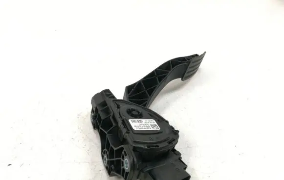Volvo V70 Accelerator throttle pedal 6G929F836DD