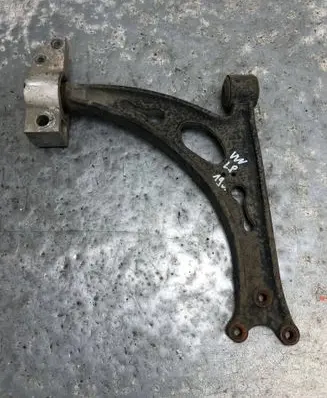Volkswagen Golf V Front lower control arm/wishbone 1K0407153G