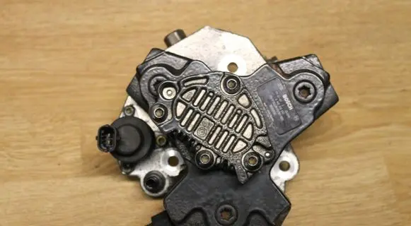 Volvo S80 Fuel injection high pressure pump 0445010043 8689590