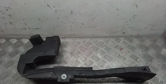 Porsche Macan (95B) Other engine bay part 95B823732A