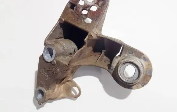 Audi A4 S4 B5 8D Engine mounting bracket 8d0199351h