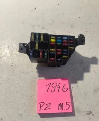 Renault Clio II Fuse box set 7703297587