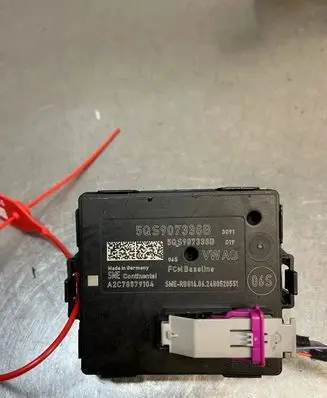 Audi A3 8Y Trunk lid opening control unit 5QS907338B