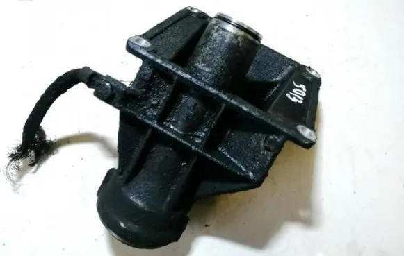Engine mounting bracket