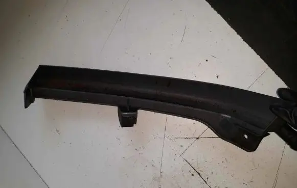 Under headlight/headlamp trim
