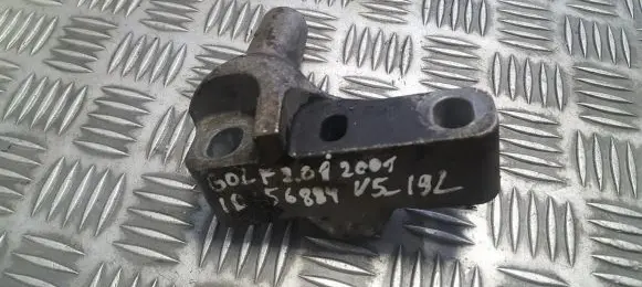Volkswagen Golf IV Engine mounting bracket