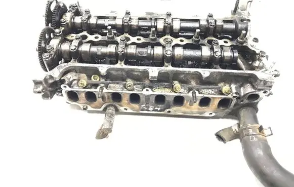 Toyota Avensis T250 Engine head K84