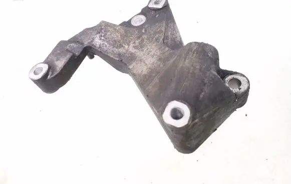 Opel Vectra C Engine mounting bracket