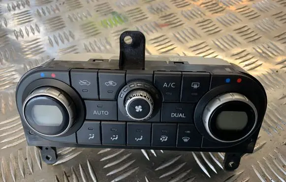 Nissan Qashqai Climate control unit 27500JD45D