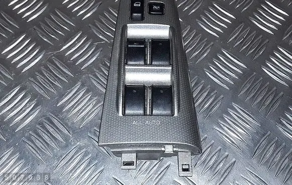 Toyota Corolla E120 E130 Electric window control switch 54035084