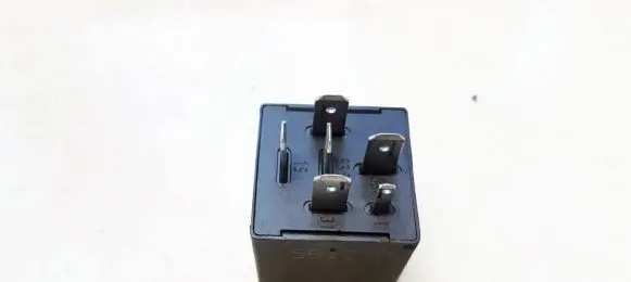 Volkswagen PASSAT B4 Other relay 191955531
