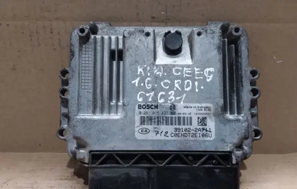 KIA Ceed Engine control unit/module 0281015437