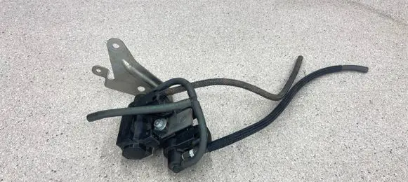 BMW M6 Vacuum air tank 7626351 11747626351 7843347
