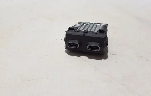 BMW i5 G60 USB socket connector 5A84179