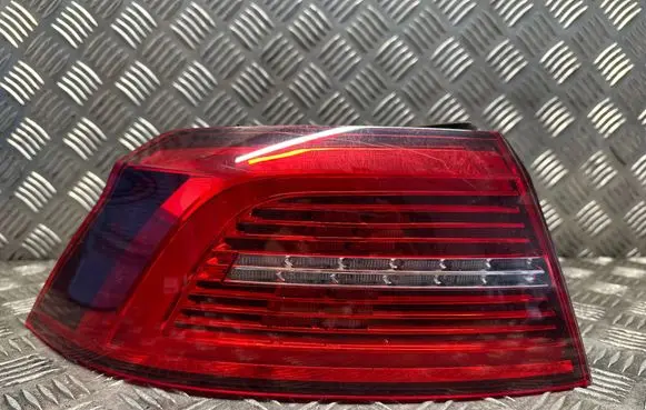 Volkswagen PASSAT B8 Rear/tail lights 3G5945207E 81420121