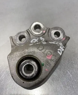 Mazda CX-3 Gearbox mounting bracket A260225 D10G
