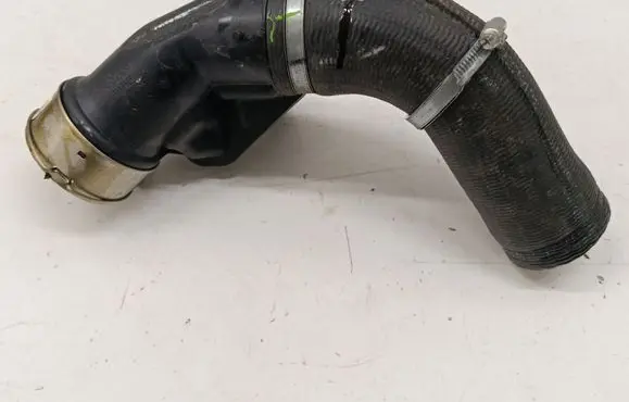 Volvo XC90 Intercooler hose/pipe 31422061