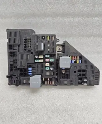 Volvo XC90 Fuse module 31398003 31398002