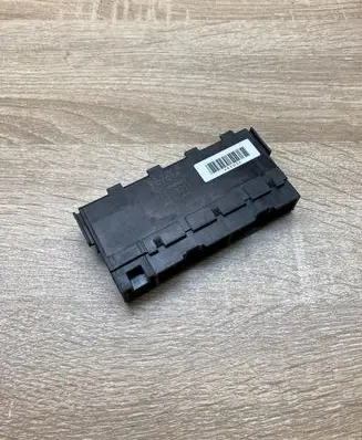 Toyota Auris 150 Fuse module 8264171010