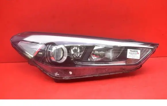 Hyundai Tucson JM Headlight/headlamp 92102-D7100