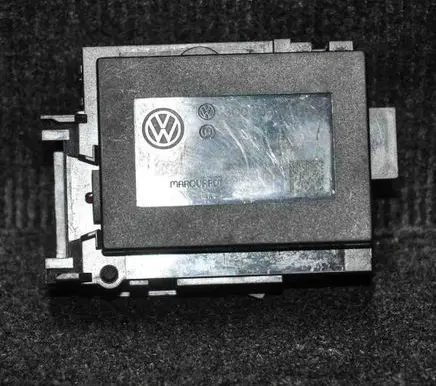 Volkswagen PASSAT B7 Ignition lock 3C0905843AD