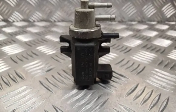 Audi A4 S4 B5 8D Turbo solenoid valve 8D0906627B 72190345