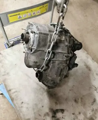 Gearbox transfer box case