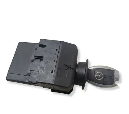 Mercedes-Benz C W203 Ignition lock 2035450108 33002101