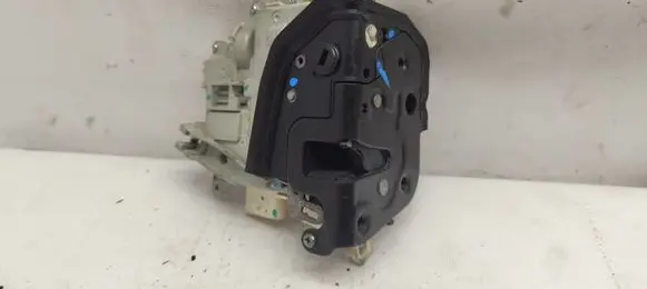 Audi A6 S6 C6 4F Rear door lock 4F0839016J