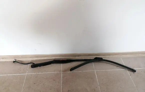 Volvo XC60 Windshield/front glass wiper blade W000071208