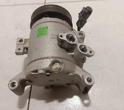Mazda 3 III Air conditioning (A/C) compressor (pump) F500JUBBA10 FD46XG100CC GS2001651