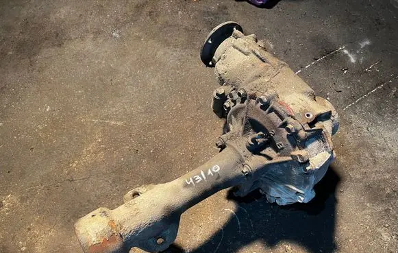 Toyota Land Cruiser (J120) Front differential