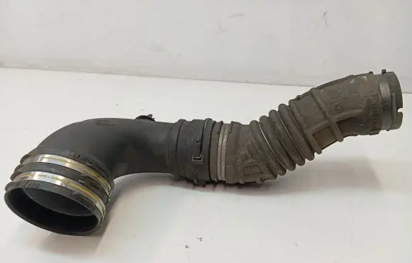 Maserati Ghibli Engine coolant pipe/hose 670002453
