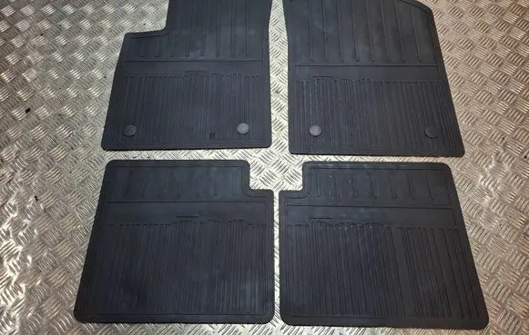 Fiat 500 Car floor mat set S25099828 50927864