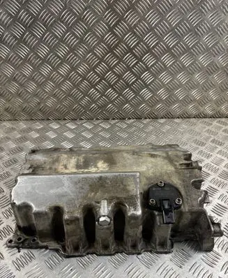 Volkswagen PASSAT B8 Oil sump 04L103603C