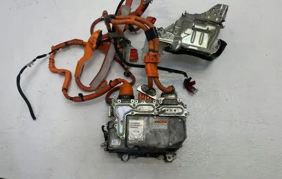 Toyota Yaris Voltage converter inverter G920052010