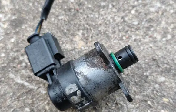 Jeep Grand Cherokee (WK) Fuel pressure regulator 0928400661