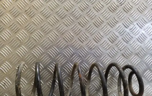 Volkswagen PASSAT B4 Front coil spring
