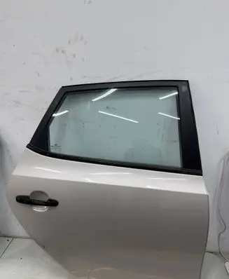 Hyundai i30 Rear door 